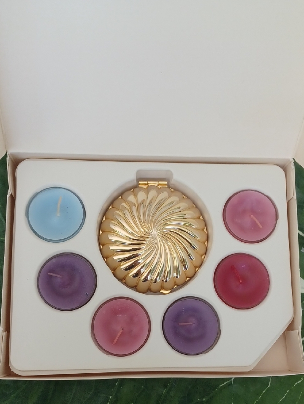 NWOT Vintage PartyLite Gold Swirl Tealight Set with 7 Multicolor Tealights